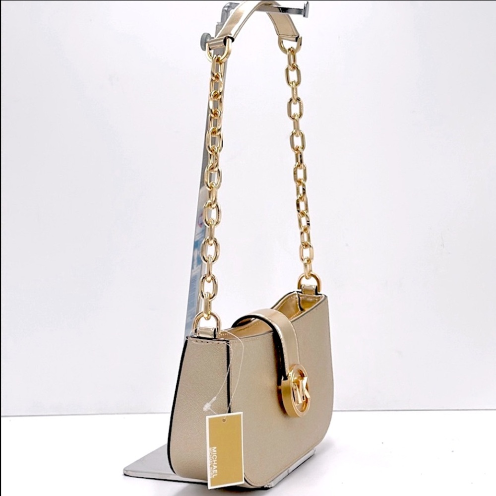 MICHAEL KORS CARMEN SMALL
POUCHETTE SHOULDER CHAIN BAG
Pale Gold/GOLDEN HARDWARE - Picture 4 of 14